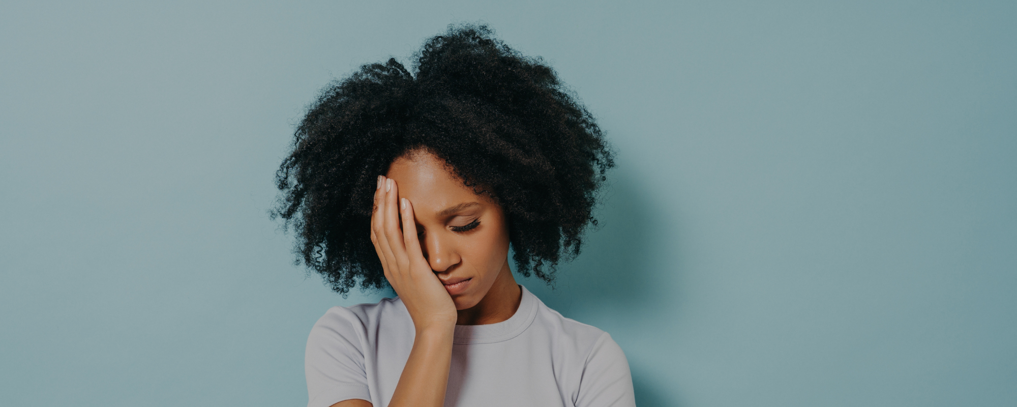 Frau mit PMDS Beschwerden